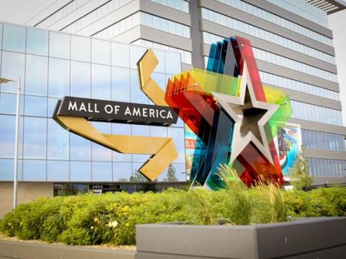 Mall of America image "Star&Ribbon MOA-2852.jpg" courtesy of https://platform.crowdriff.com/m/bloomingtonmn